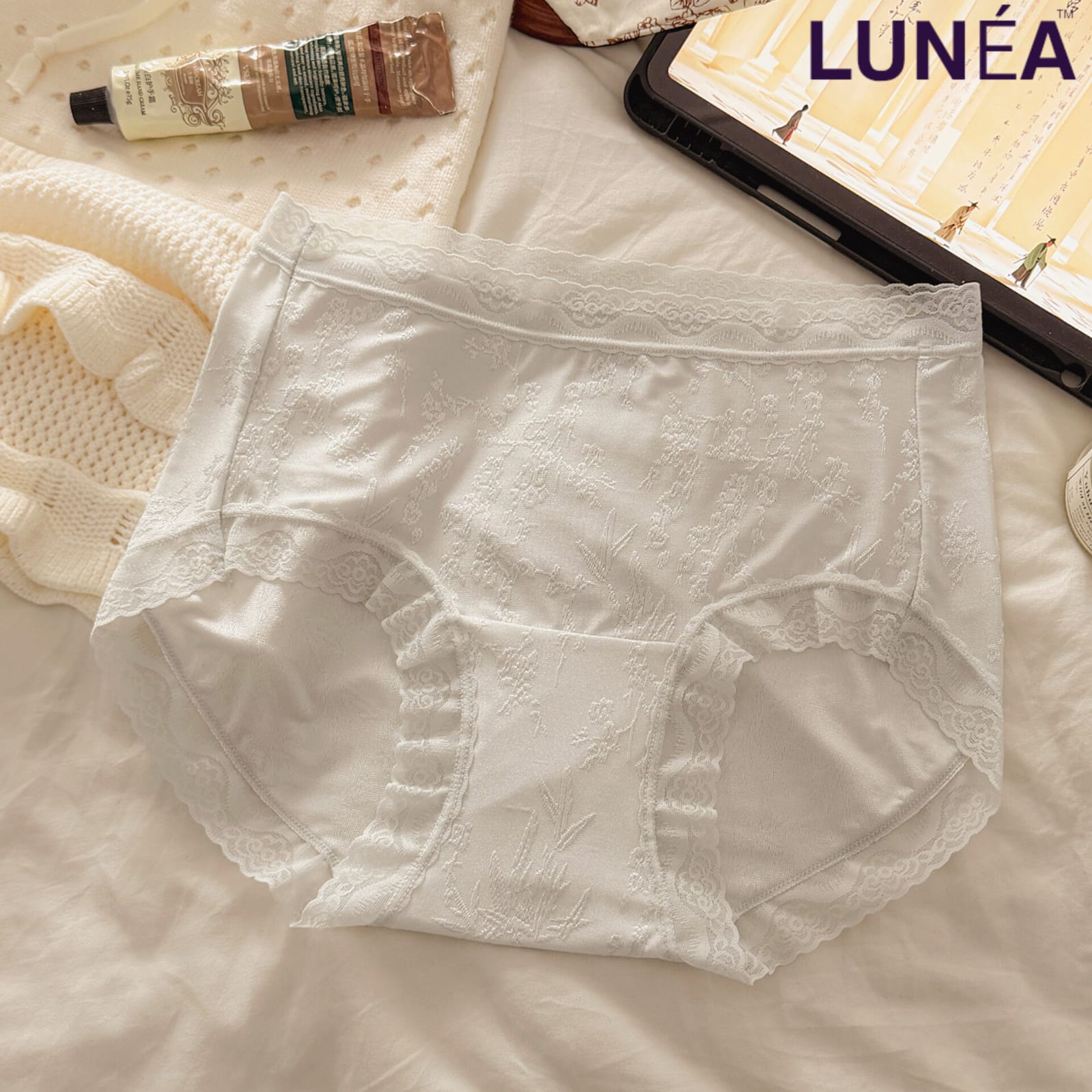 LUNÉA Premium Seamless Lace Panty