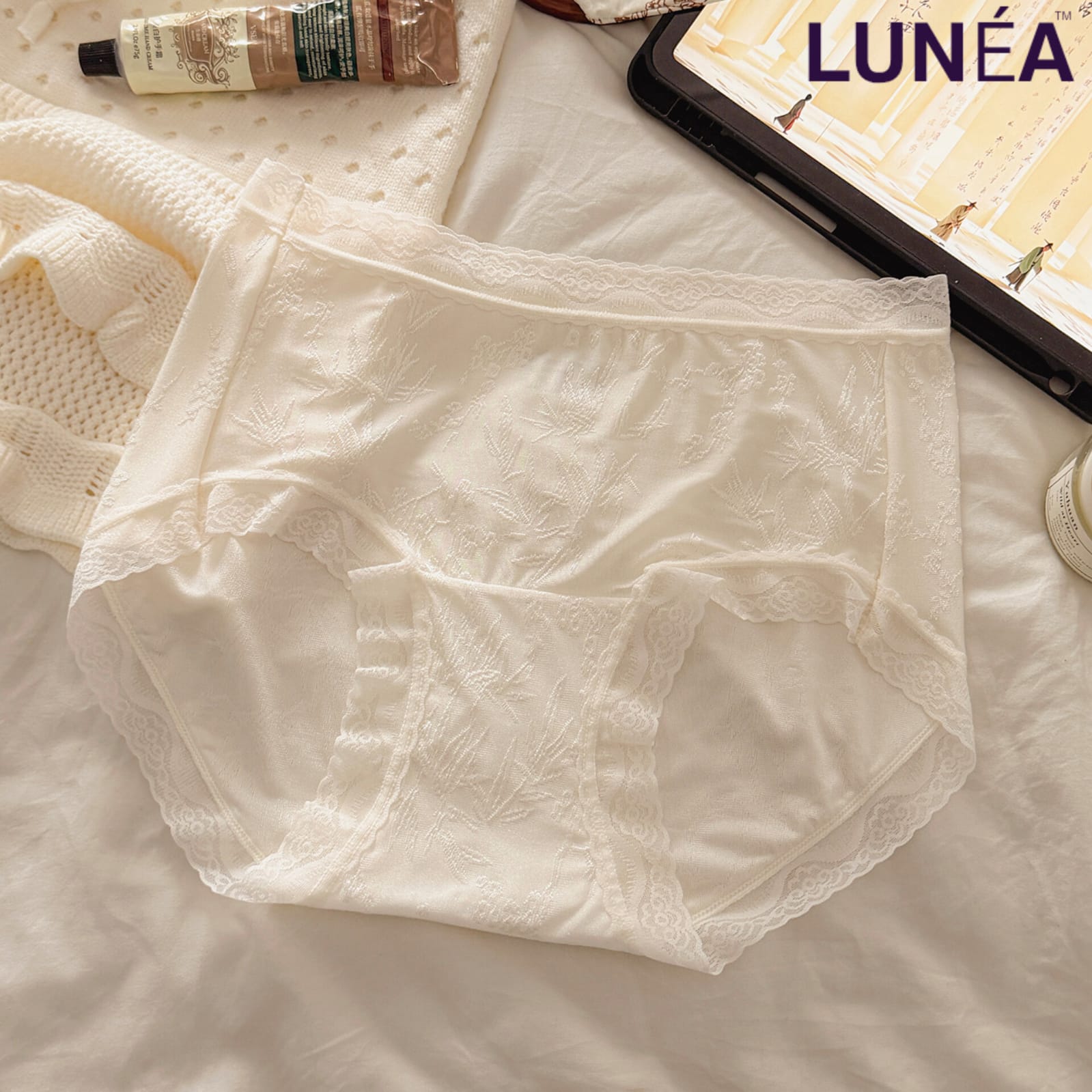 LUNÉA Premium Seamless Lace Panty